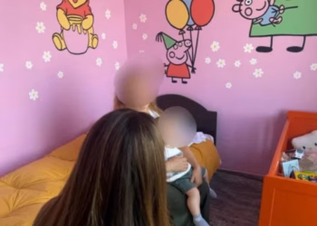 U dërgua në burg bashkë me foshnjën, Gjykata e Tiranës urdhëron lirimin e menjëhershëm të 34-vjeçares