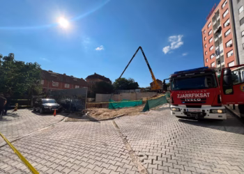 Inspektorati Qendror i Punës jep detaje për rastin ku vdiq një punëtor në Prishtinë pas rënies së vinçit