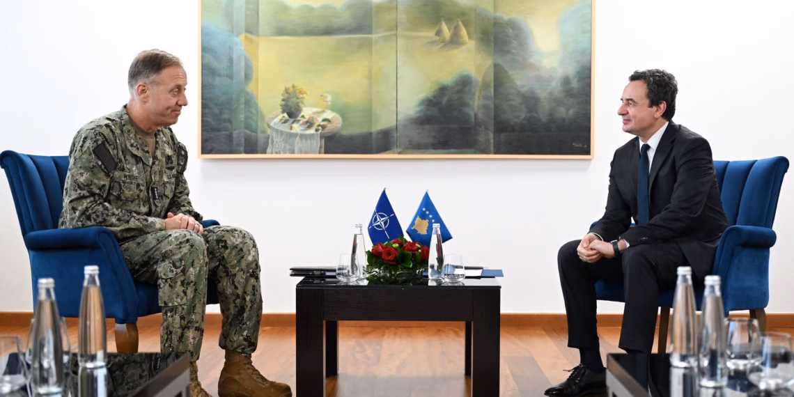 Kurti dhe admirali i NATO-s flasin për zgjerimin e bashkëpunimit