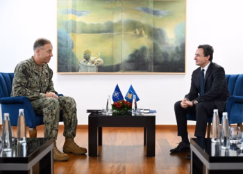 Kurti dhe admirali i NATO-s flasin për zgjerimin e bashkëpunimit