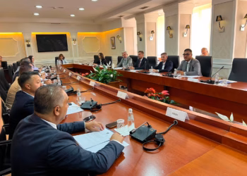 ​Nis takimi i Haxhiut me përfaqësuesit e partive politike për seancën konstituive
