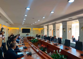 ​Nis takimi i Haxhiut me përfaqësuesit e partive politike për seancën konstituive
