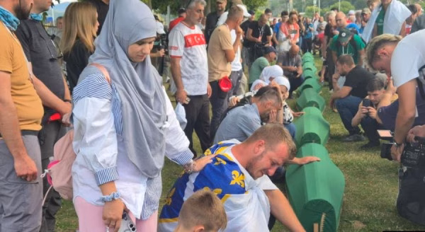 Srebrenica përkujton viktimat në 31-vjetorin e gjenocidit