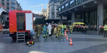 Disa persona gjenden të vdekur në boshtin e ashensorit pas zjarrit në një ndërtesë në qendër të Brukselit
