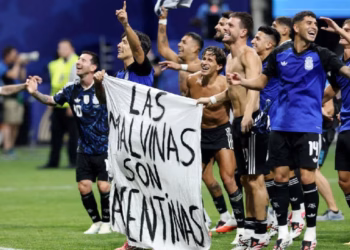 ​Argjentina rrezikon gjobë nga FIFA pas mesazhit politik në festën e fitores ndaj Anglisë