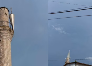 Era e fortë rrëzoi një pjesë të minares në Xhaminë në Plluzhinë të Skënderajt