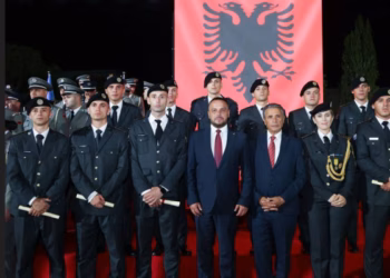 ​Edhe 67 oficerë diplomojnë në akademinë ushtarake të Shqipërisë, 10 nga ta kosovarë