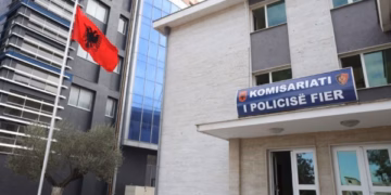 ​Vret ish-vjehrrin dhe plagos ish-vjehrrën në Fier, policia në kërkim të autorit
