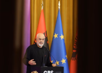 Rama u përgjigjet protestuesve: Dorëheqja ime s’negociohet me ju