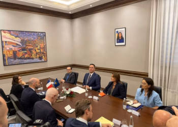 ​Konjufca pret në takim ministrin francez