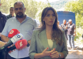 Haxhiu: Ne po i kërkojmë të zhdukurit, Vuçiq vazhdon t’i mohojë krimet