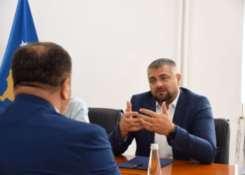 Hoti pret në takim Avokatin e Popullit