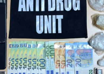Policia sekuestron mbi 147 gramë kokainë në magjistralen Pejë–Prishtinë, dy persona ndalohen për 48 orë