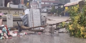 15 të lënduar gjatë stuhisë së fuqishme në Shkup