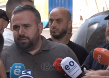Punëtorët e “Prishtina Parking” protestojnë për vonesën e pagave, kompania ekzekuton një pjesë të tyre