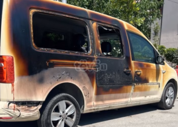 Policia jep detaje për zjarrin në Prishtinë: U dëmtuan dy vetura, hetimet po vazhdojnë