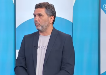 Mulolli: Qasja e Ardian Gjinit ndaj ftesës së Kurtit ishte e mençur dhe taktike