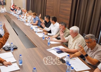 Kërkohet shkarkimi i Abdixhikut, në LDK dorëzohen nënshkrimet për Kuvend të jashtëzakonshëm