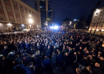 Protesta në Tiranë hyn në ditën e 45-të, kërkohet dorëheqja e qeverisë