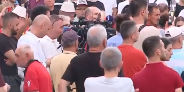 Protesta hyn në ditën e 59-të, qytetarët sërish para Kryeministrisë