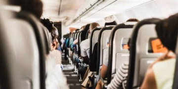 Çfarë i ndodh në të vërtetë trupit tuaj kur fluturoni me aeroplan?