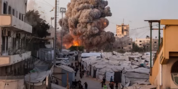 Sulmet izraelite vrasin dy palestinezë dhe shkatërrojnë xhaminë në Gaza