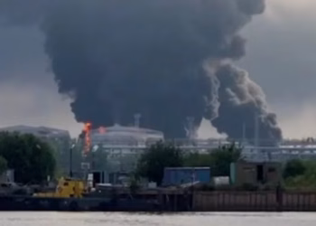 Ukraina godet terminalin kryesor të naftës në Shën Petersburg