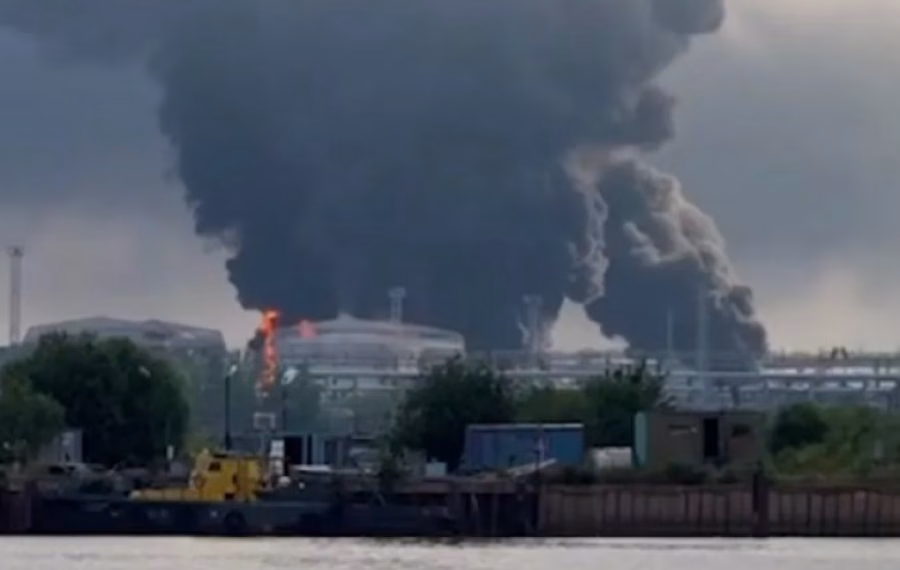 Ukraina godet terminalin kryesor të naftës në Shën Petersburg