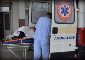 Vetplagoset një person në Prishtinë, pranon tretman mjekësor në QKUK