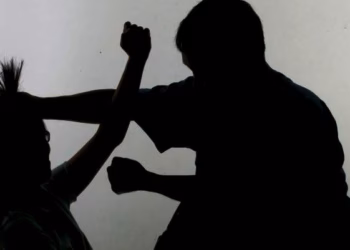 Sulmohen nënë e bijë në Ferizaj, arrestohen babai dhe djali