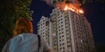 Kievi shpall ditë zie pas sulmit masiv rus që la të paktën 20 të vrarë
