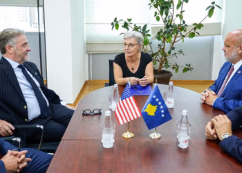 Gërvalla pret në takim delegacionin amerikan, në fokus sundimi i ligjit dhe zhvillimi ekonomik