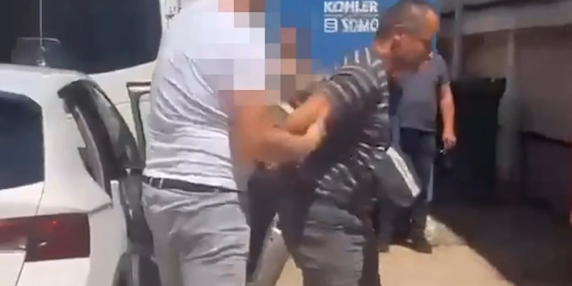 Dyshohet se dha informacione për një varrezë masive në Kosovë, Serbia arreston një person për “spiunazh”