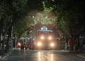Protestues të maskuar shkatërruan çfarë u doli para, një police mbeti e lënduar – çfarë ndodhi gjatë mesnatës në Tiranë?