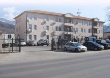 Nga Qendra e Mbajtjes u dërgua për trajtim mjekësor, më pas u arratis