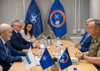 Komandanti i KFOR-it takon shefin e OSBE-së, diskutojnë sigurinë dhe bashkëpunimin në Kosovë