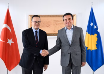 Kurti pret në takim lamtumirës ambasadorin turk, e falënderon për kontributin në forcimin e marrëdhënieve Kosovë–Turqi