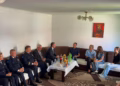 Albin Kurti e Xhelal Sveçla vizitojnë familjen e ish-policit që u bë hero i Kosovës, Enver Zymberi