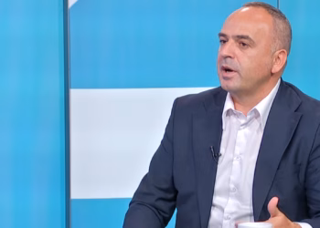 Manaj: Një delegati i bëhej presion për thirrjen e Kuvendit në këmbim të punësimit të bashkëshortes
