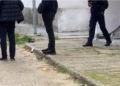 Një person në Podujevë ushtron dhunë ndaj djalit të tij dhe tenton të hidhet nga kati i dytë i shtëpisë