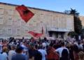 Dita e 37-të e protestës në Tiranë, thirrje për dorëheqje të qeverisë