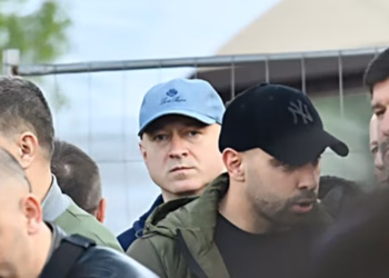 Fotografi, emra dhe gjurmë deri te Xhandarmëria: Kush lidhet me sigurimin e Vesellinoviqit dhe Radoiçiqit?
