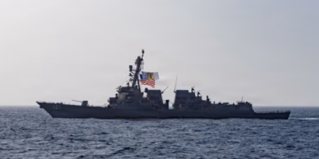 SHBA-të rinisin sulmet ndaj Iranit, tensionet përshkallëzohen në Hormuz