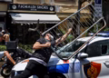 Përplasjet në protestën para Parlamentit në Shqipëri, arrestohen 19 persona, procedohen penalisht 12 të tjerë