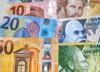 Kur zyrtarizohet euroja në Shqipëri, plani pas anëtarësimit