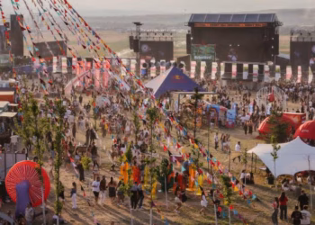 “Sunny Hill Festival” zbulon programin e plotë: Prishtina bëhet gati për tri ditë muzikë botërore