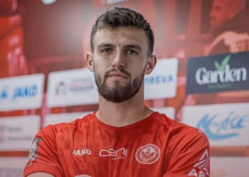 Futbollisti që u prezantua nga dy klube sqaron se ku do të aktivizohet në edicionin e ri