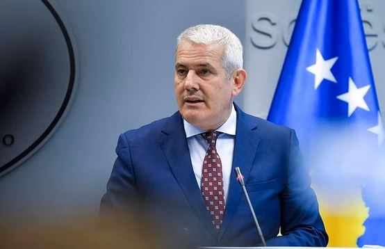 Sveçla: Ndërkombëtarët duhet ta izolojnë Serbinë derisa Vuçiq të marrë masa ndaj Paunoviqit