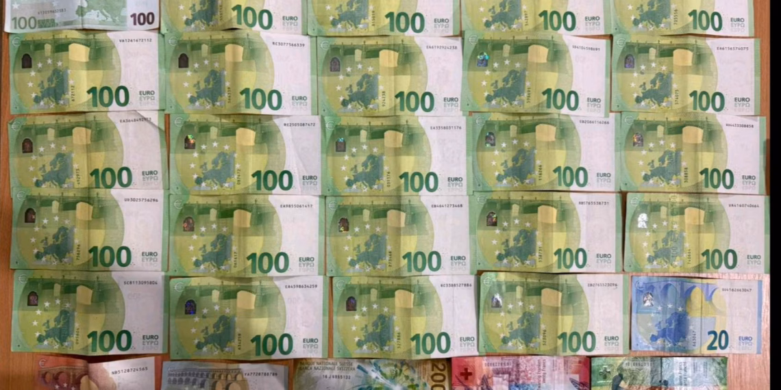 17-vjeçari në Ferizaj gjen rreth 2500 euro dhe i dorëzon në polici, paratë i kthehen pronarit