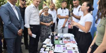 ​Kurti thotë se bursat për studentë u rritën edhe në numër edhe në vlerë